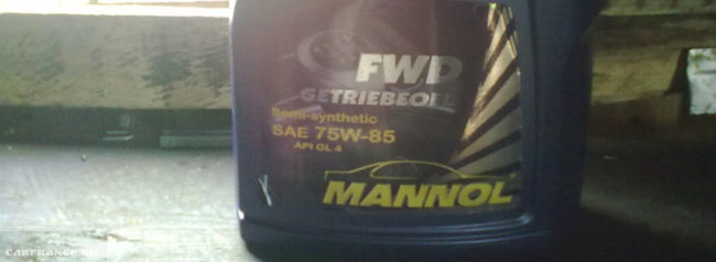 Трансмиссионное масло MANNOL в упаковке для заливки в КПП ВАЗ 2114